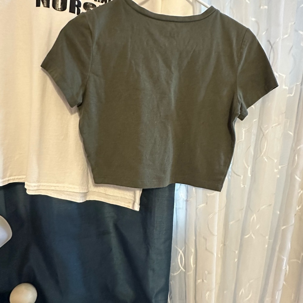 Wild Fable Dark Green Short Sleeve Crew Neck Crop Top - Picture 6 of 7